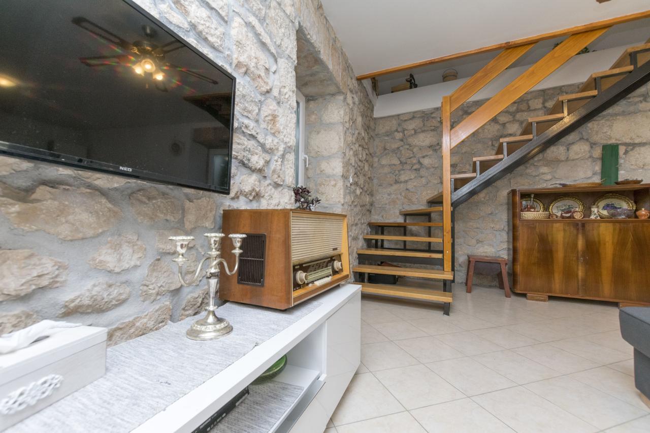 Вилла House Ante Grabovac  Экстерьер фото